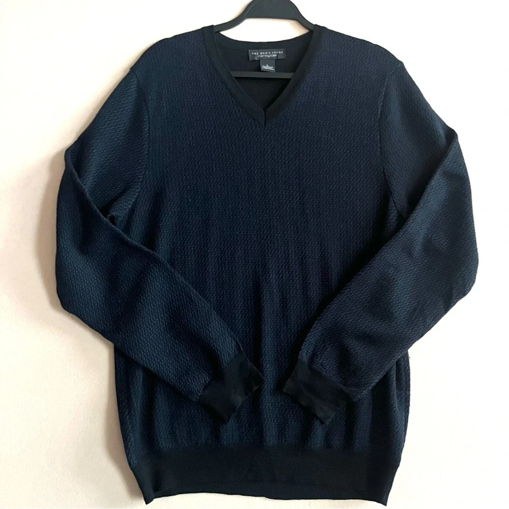 Bloomingdales The Men’s Store 100% Merino Wool V-Neck Sweater Navy Blue L Preppy